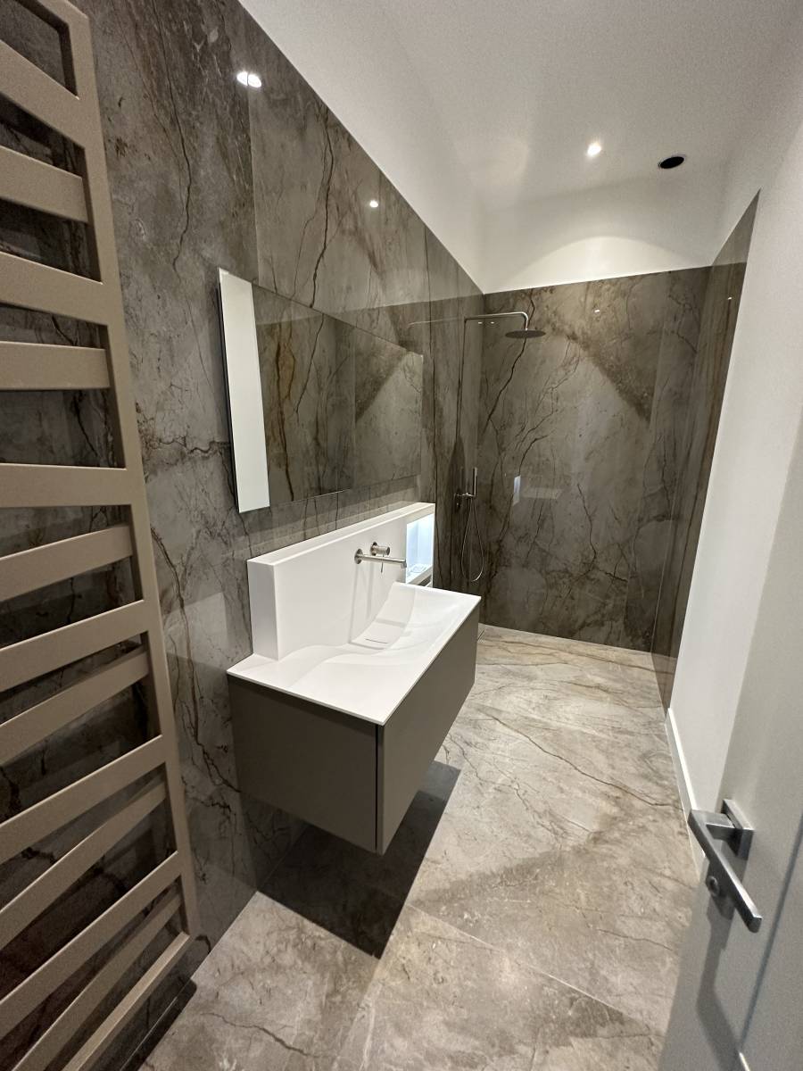 devis en ligne pour une salle de bain complète avec meuble et carrelage sol et murs a valence